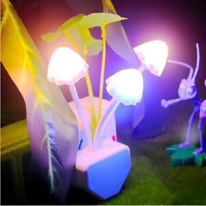 Automatic LED Mushroom Night Light – Color-Changing Sensor Lamp with Dusk-to-Dawn Auto On/Off, Plug-in Night Light for Kids Room, Nursery, Bedroom & Home Decor